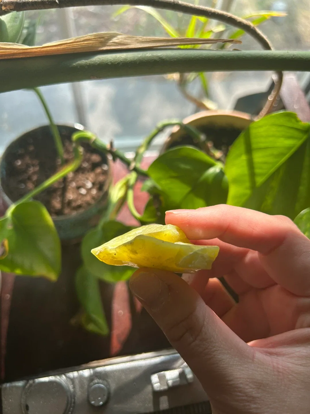 Assorted raw Crystals image indicator(6)