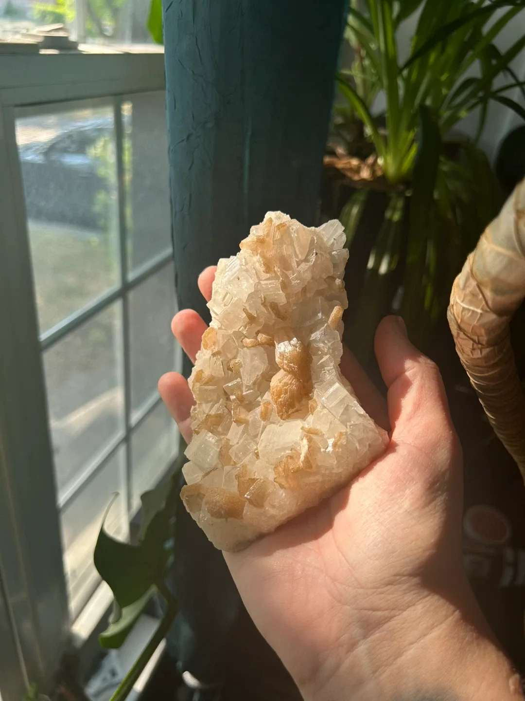 Assorted raw Crystals image indicator(7)