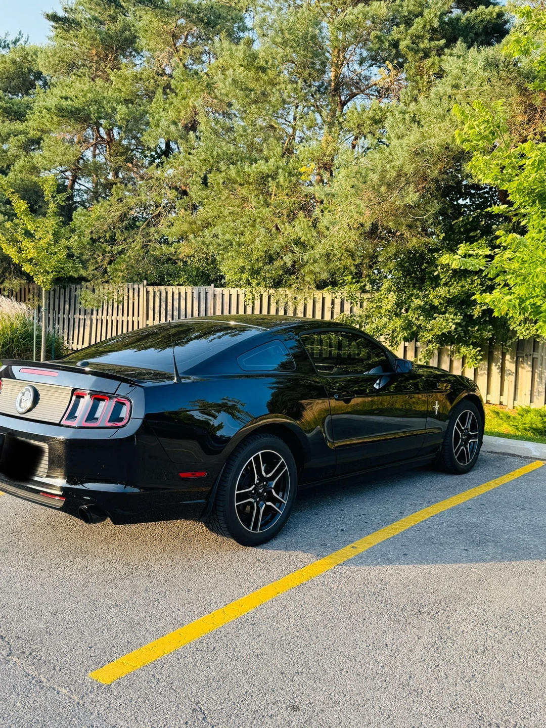 2014 Black Ford Mustang - photo 2