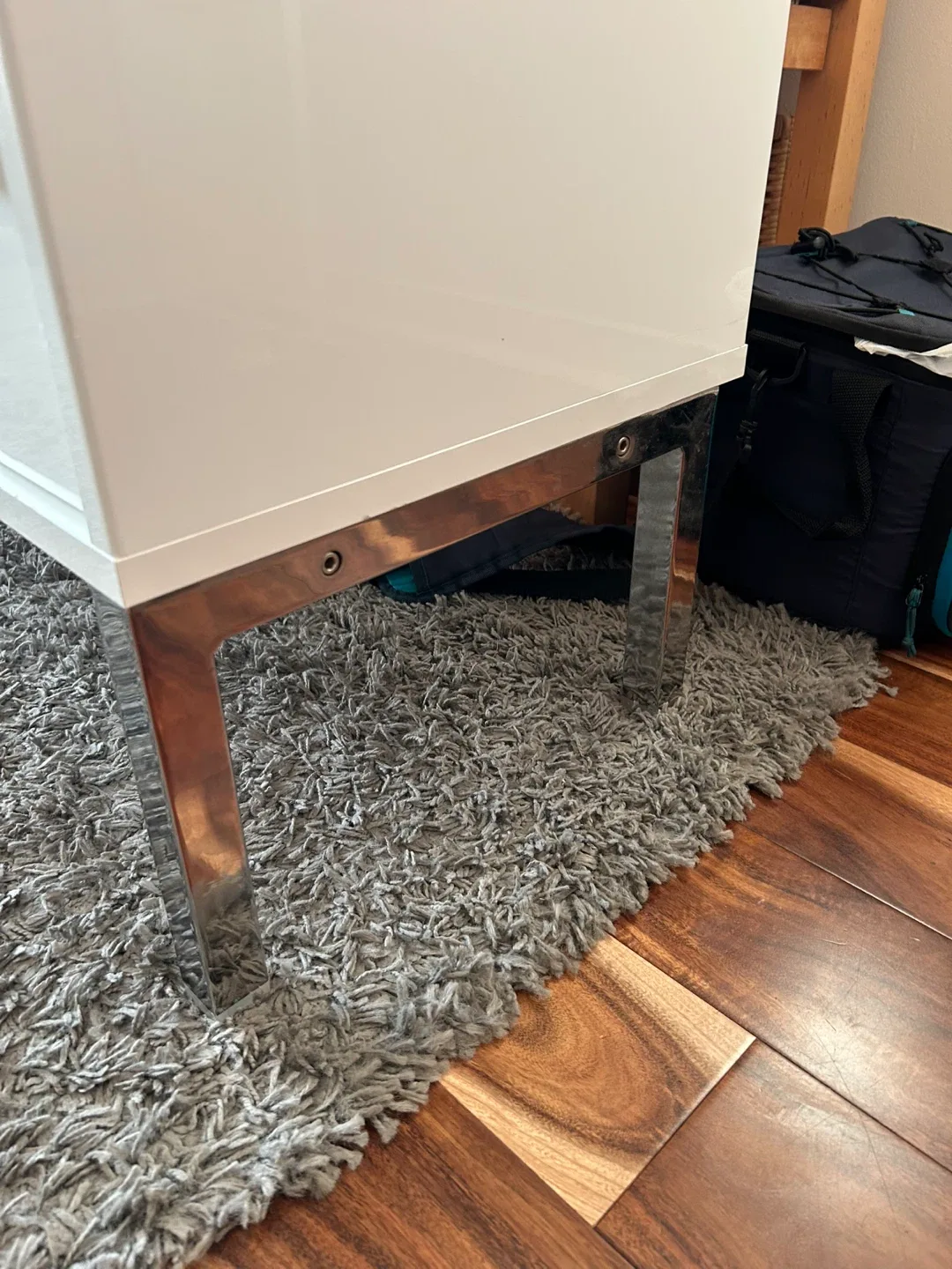 White Sliding Door Cabinet image indicator(5)