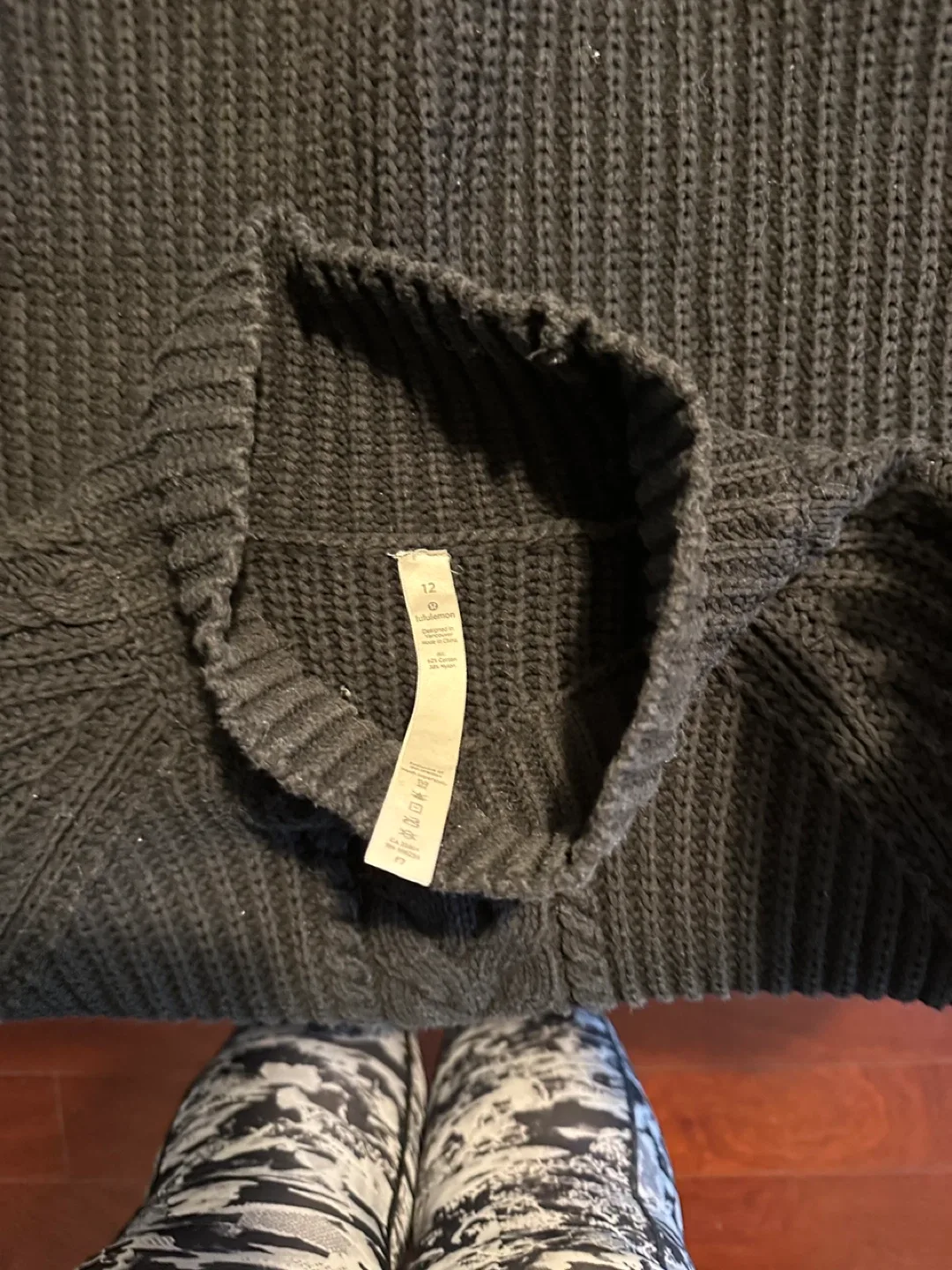 Lululemon Sweater Size 12 image indicator(3)