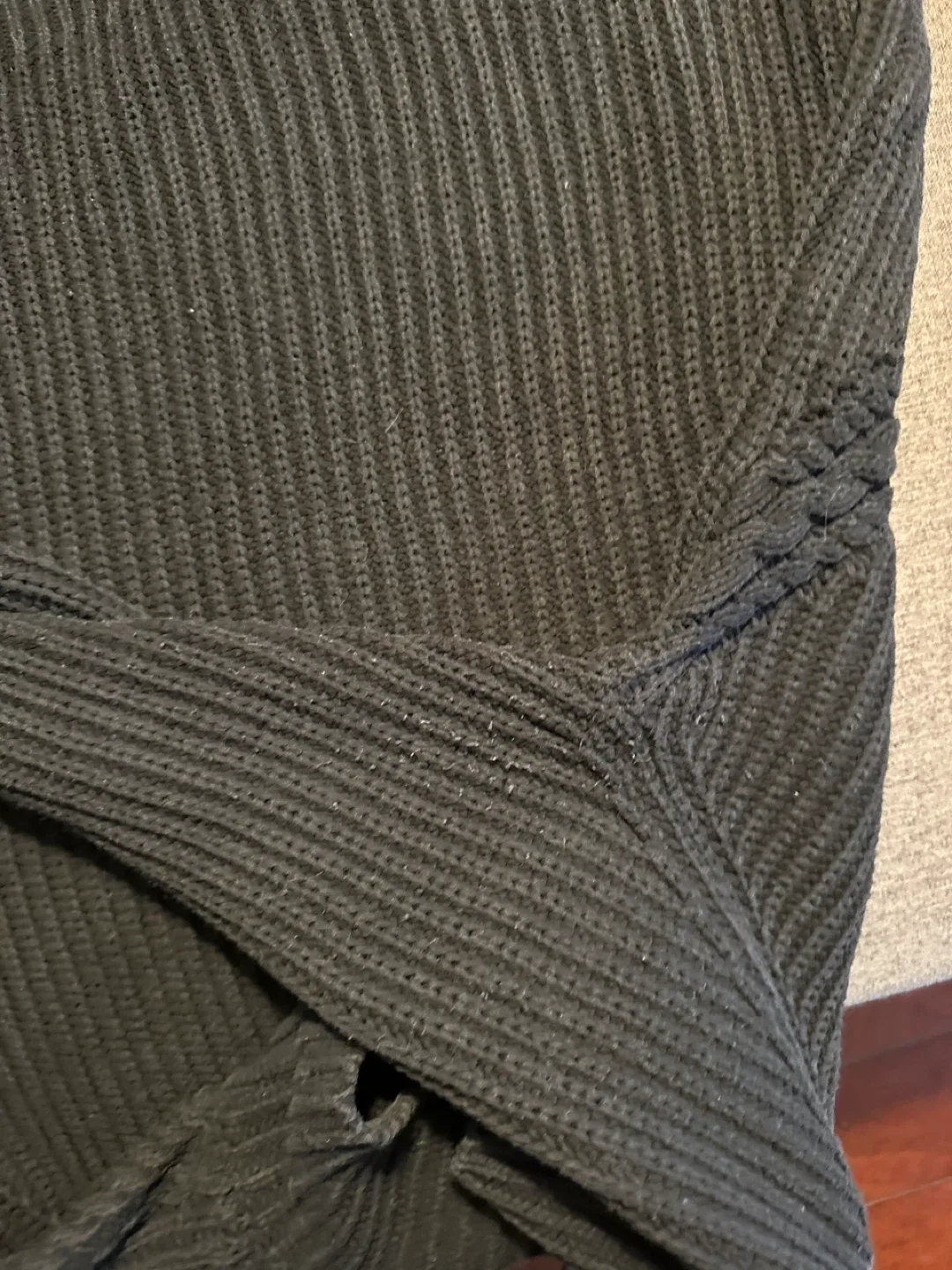 Lululemon Sweater Size 12 image indicator(2)