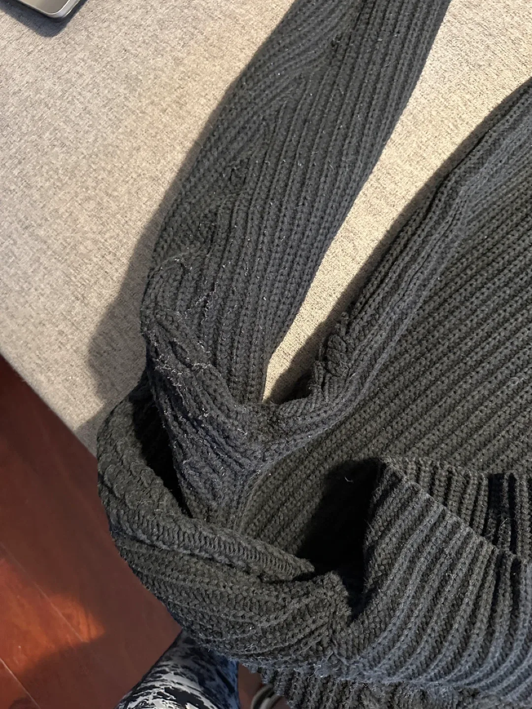 Lululemon Sweater Size 12 image indicator(5)