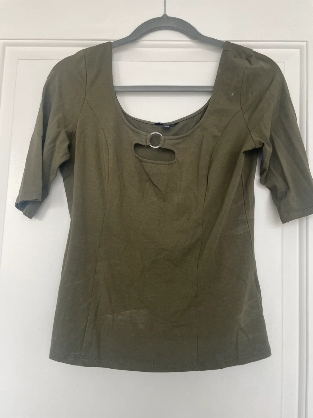 Guess - Olive Green Top