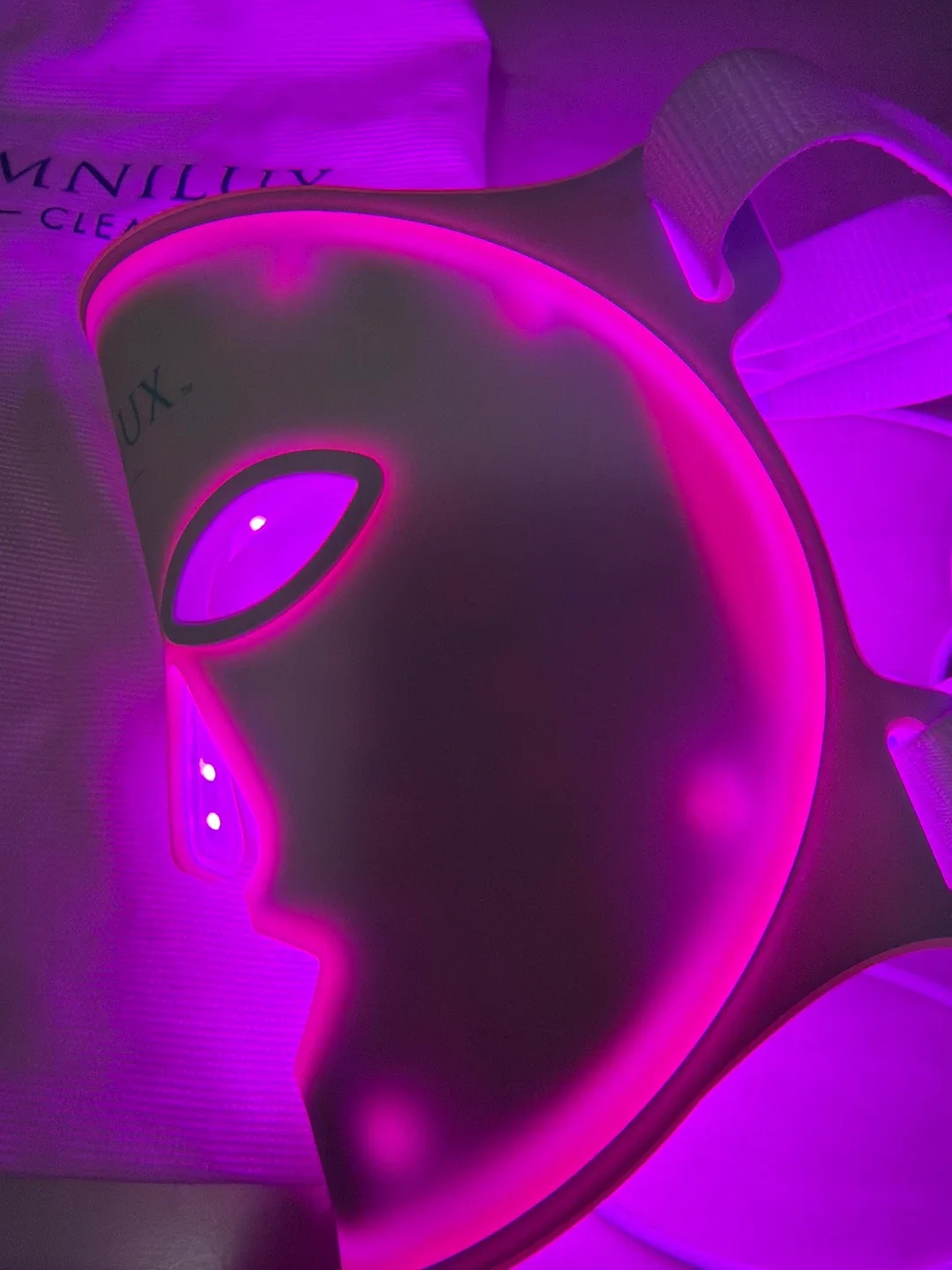 Omnilux Clear LED Acne Treatment Mask image indicator(2)