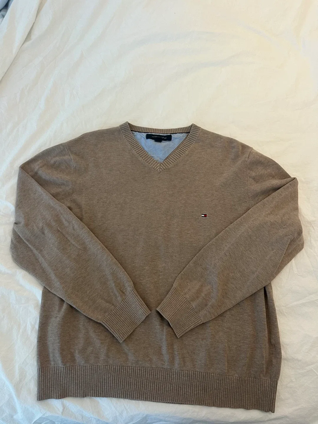 Tommy Hilfiger V-Neck Sweater thumbnail