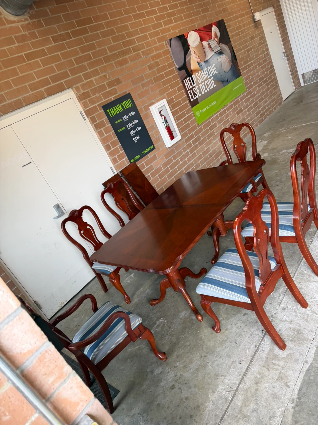 Dining Table with 6 Chairs and 2 leaves. - photo 3