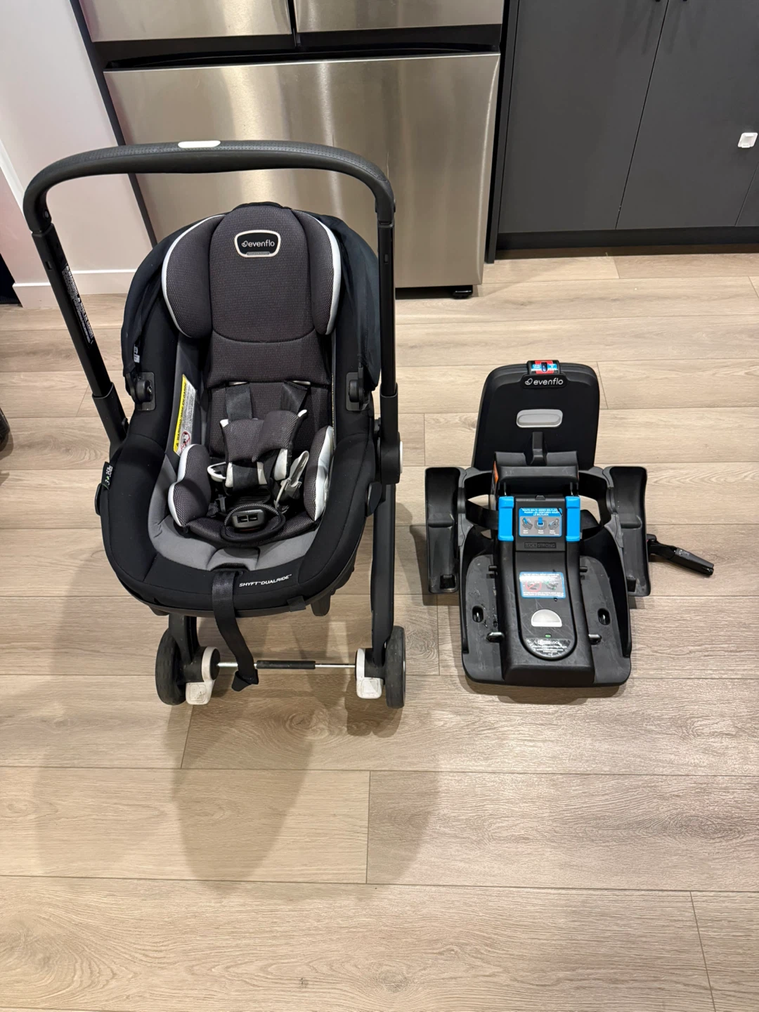 Evenflo Shyft DualRide Infant Car Seat & Stroller - photo 2