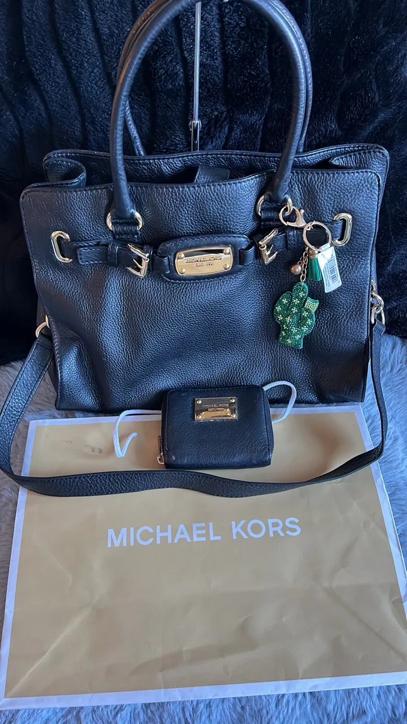 Michael Kors Black Leather Handbag & Wallet image indicator(3)