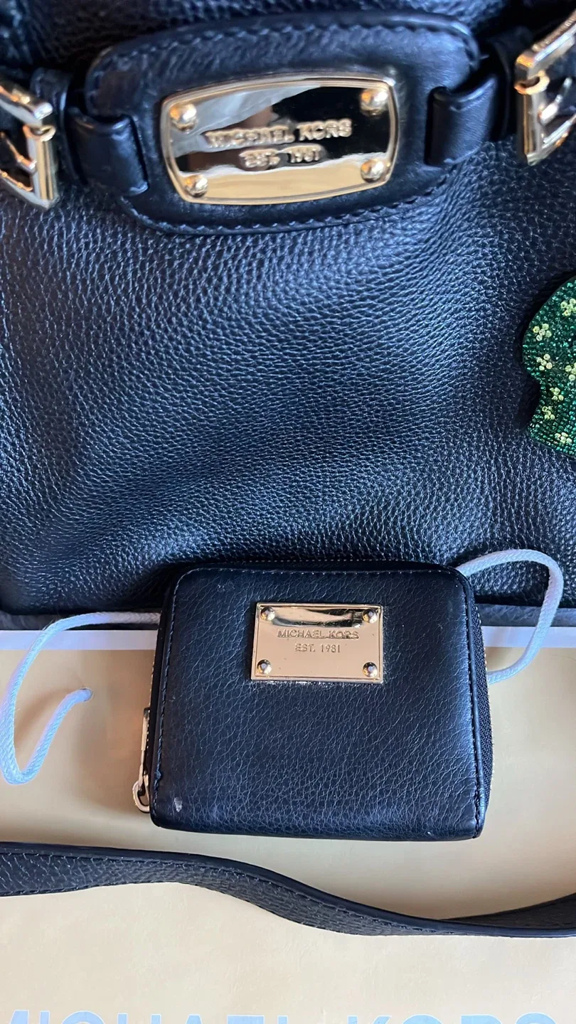 Michael Kors Black Leather Handbag & Wallet image indicator(2)