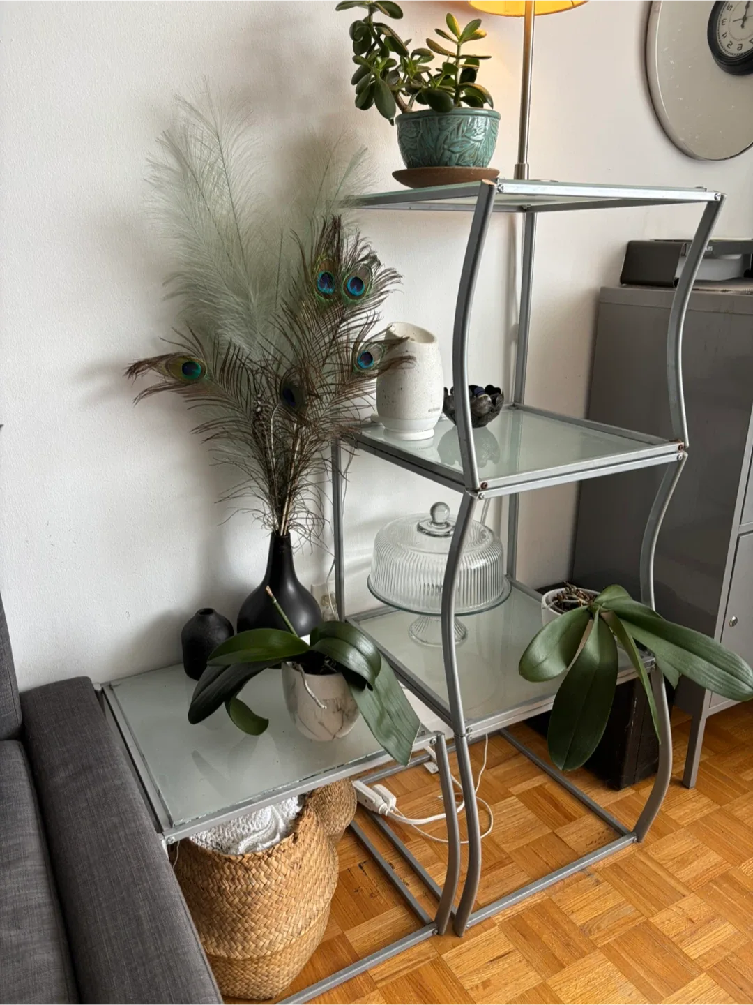 Stackable Glass Shelf Unit image indicator(3)