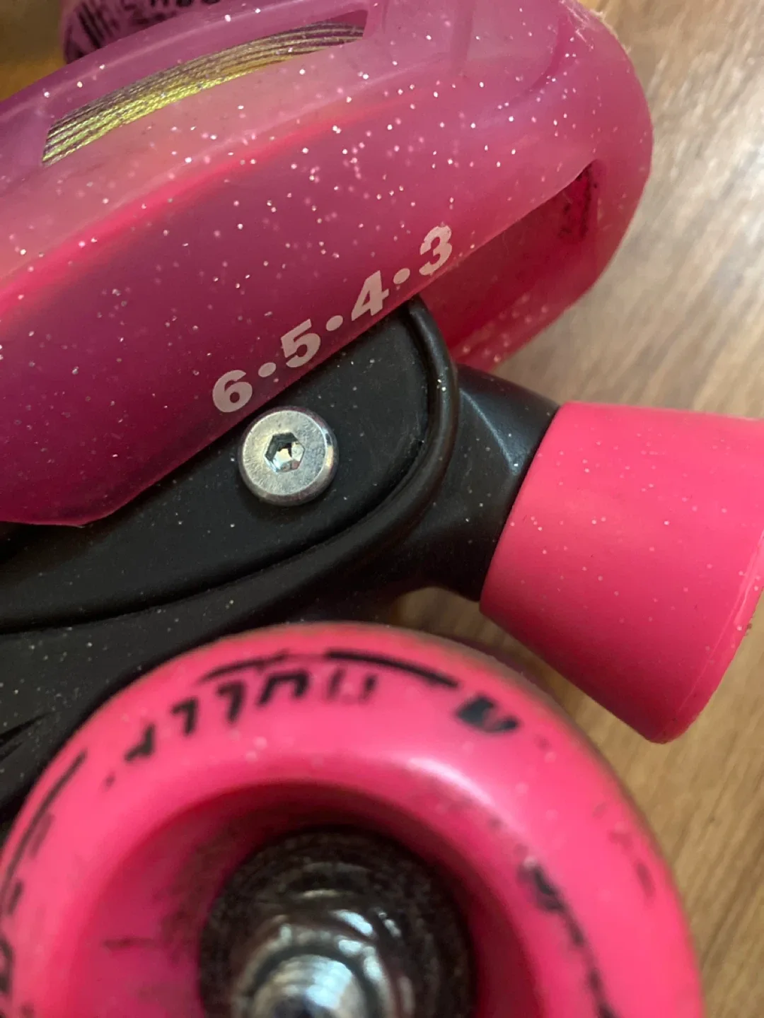 Roller Derby Girl's Roller Skates - adjustable image indicator(3)