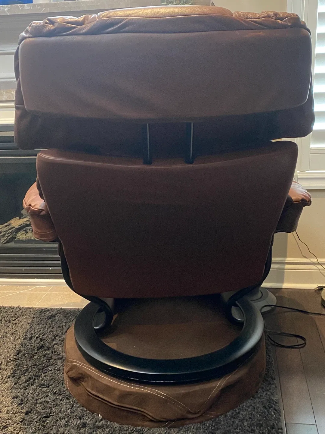 Brown Faux Leather Stressless Recliner image indicator(4)