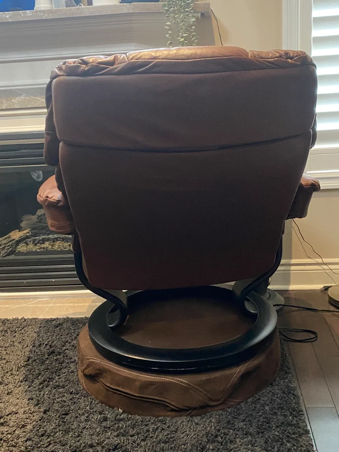 Brown Faux Leather Stressless Recliner image indicator(3)