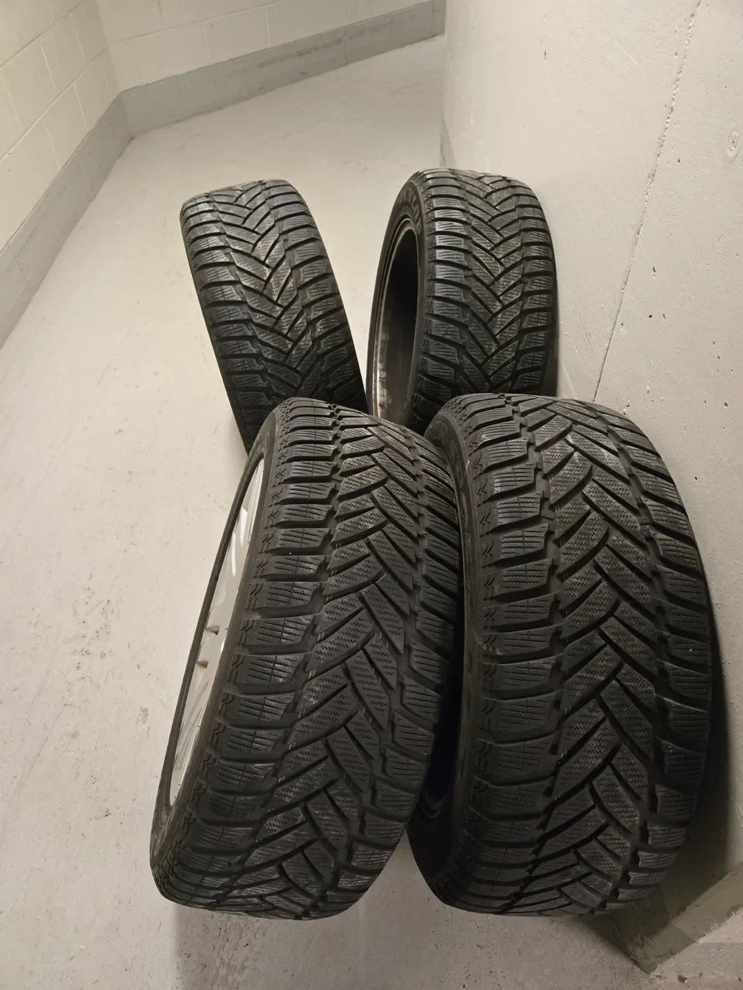 Set of 18” Rims (tires for free ) 245 / 50 / R18 image indicator(4)