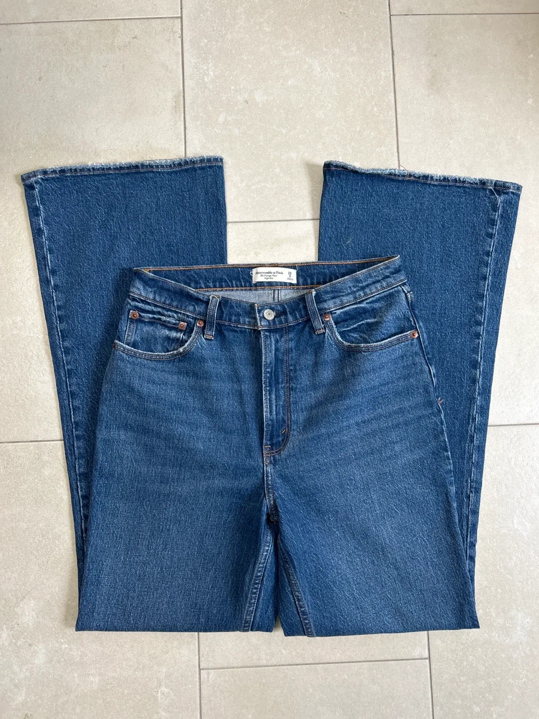 Abercrombie & Fitch High Rise Flare Jeans image indicator(2)