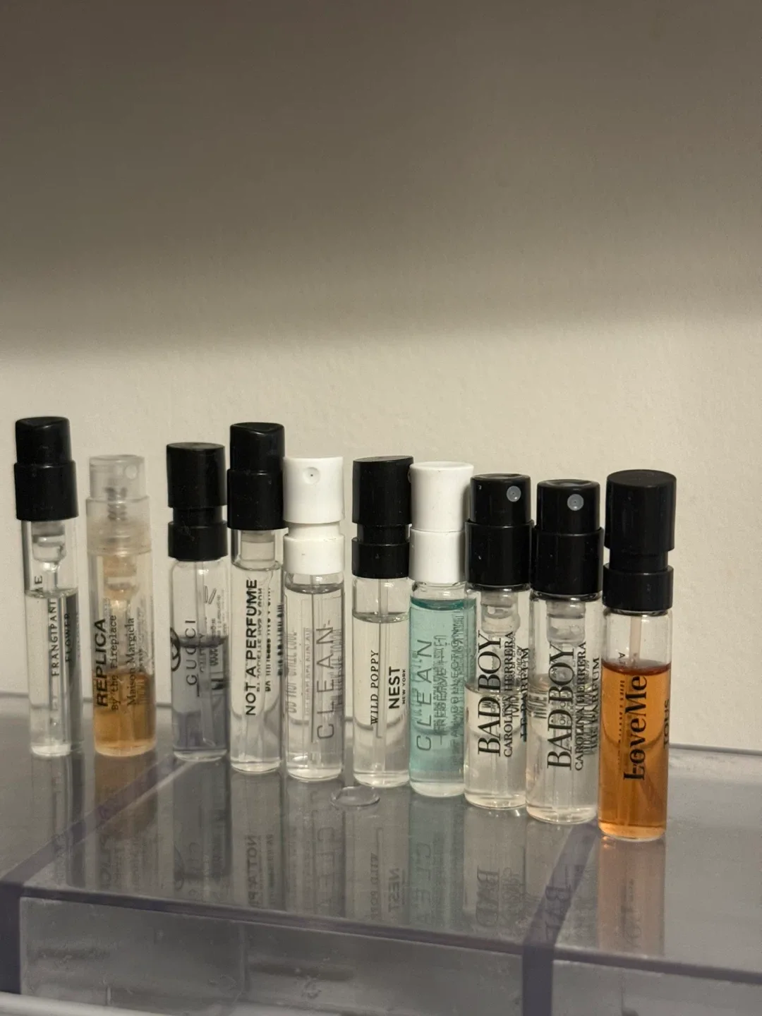 Mini Perfume Samples for Sale thumbnail