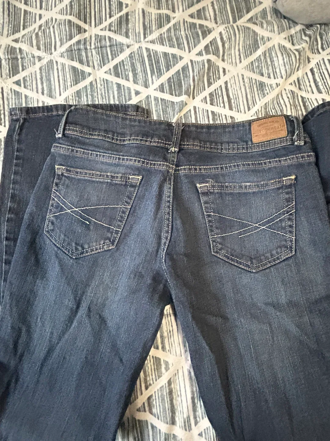 Women’s jeans bundle 3 pairs image indicator(2)