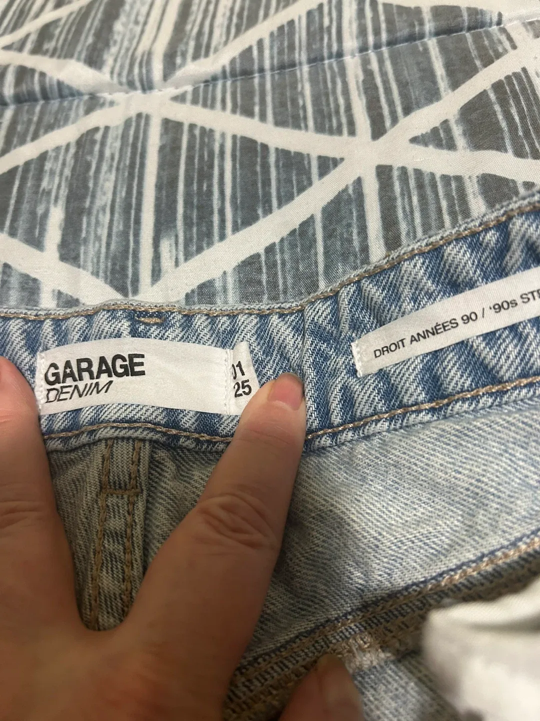 Women’s jeans bundle 3 pairs image indicator(10)