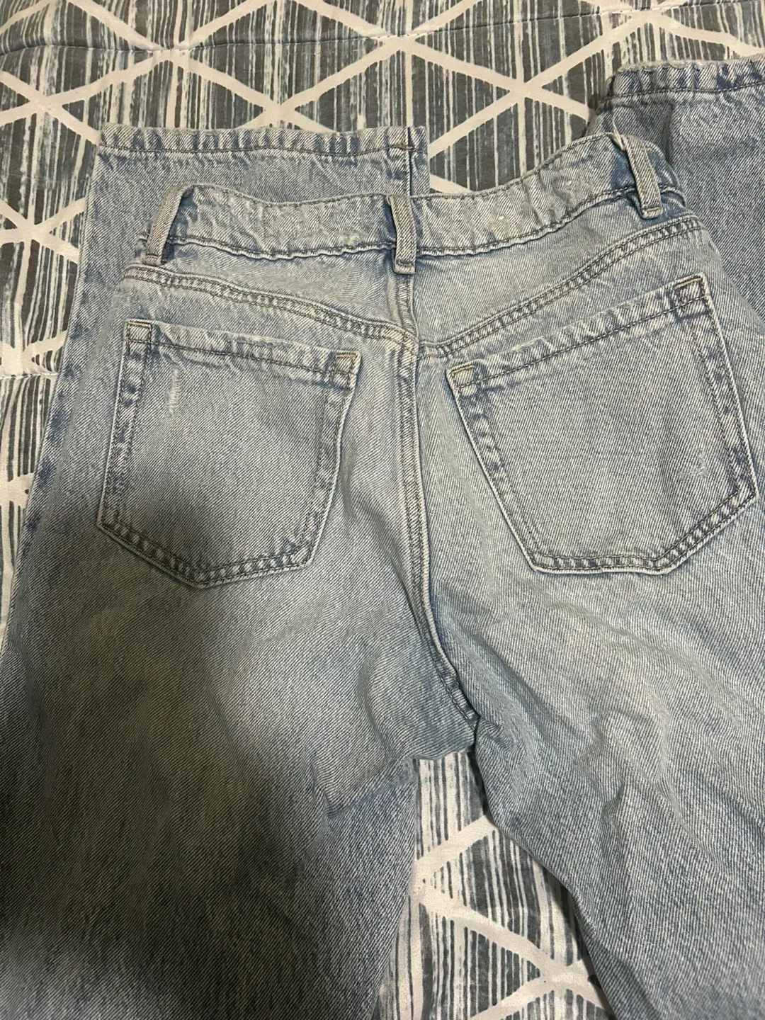 Women’s jeans bundle 3 pairs image indicator(9)