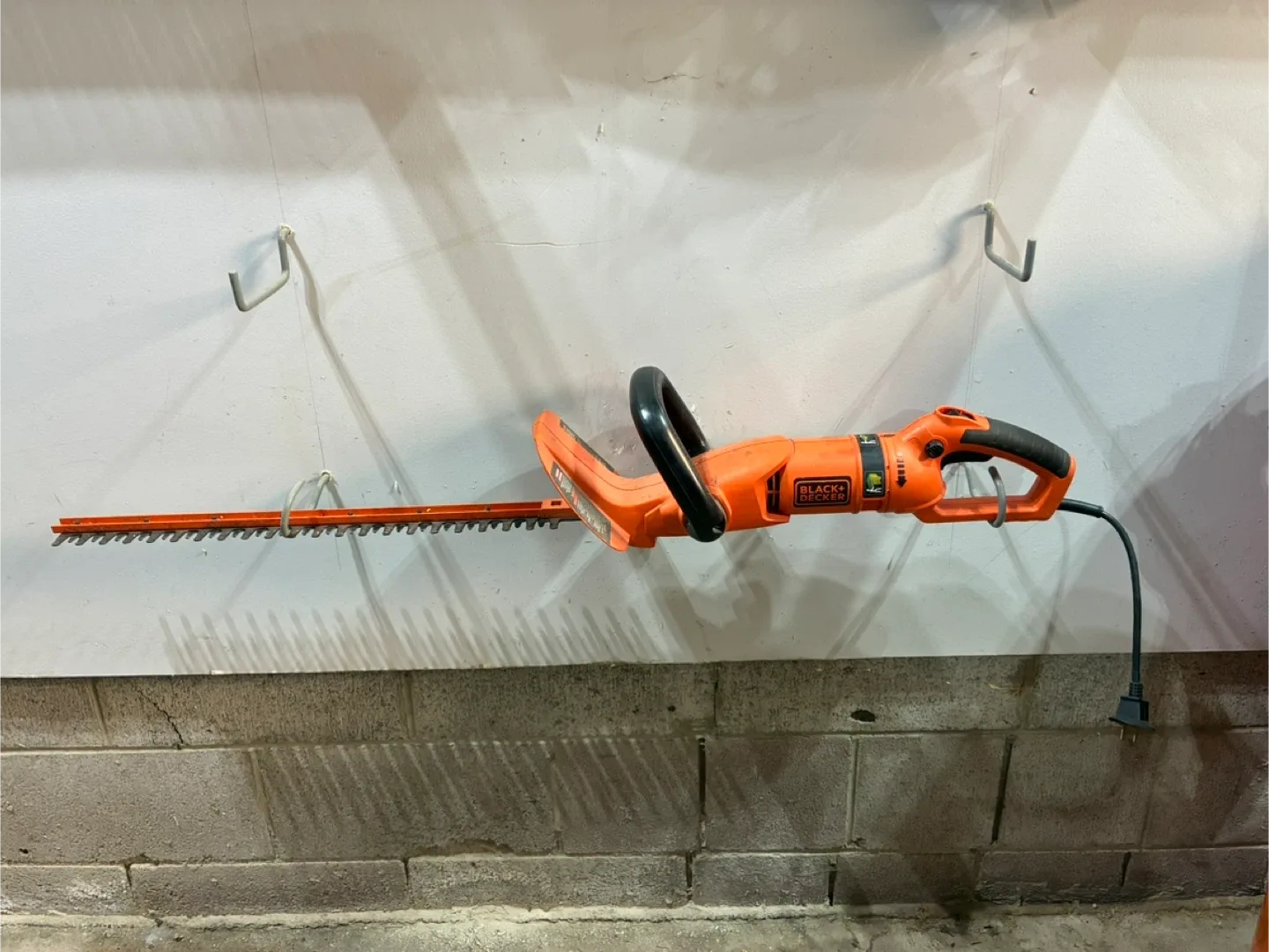 Black+Decker Hedge Trimmer thumbnail