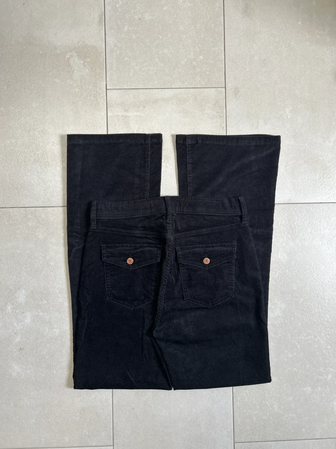 GAP - High Rise Corduroy 70s Flare Pants image indicator(3)
