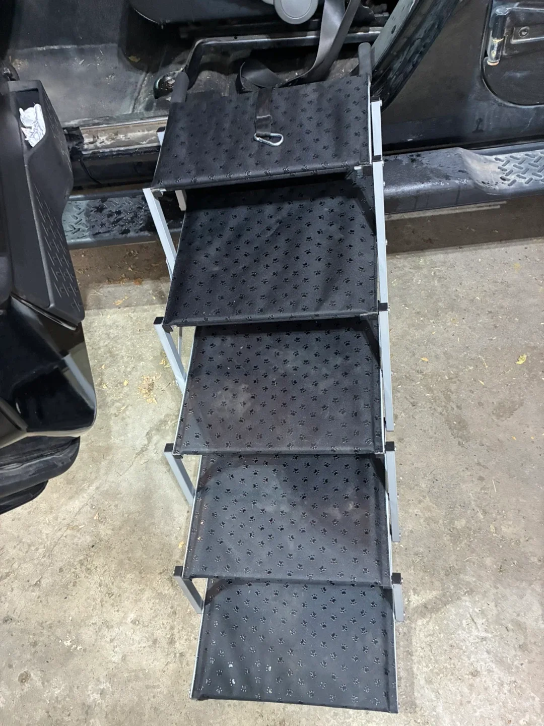 PetSafe Happy Ride Folding Pet Car Steps image indicator(2)