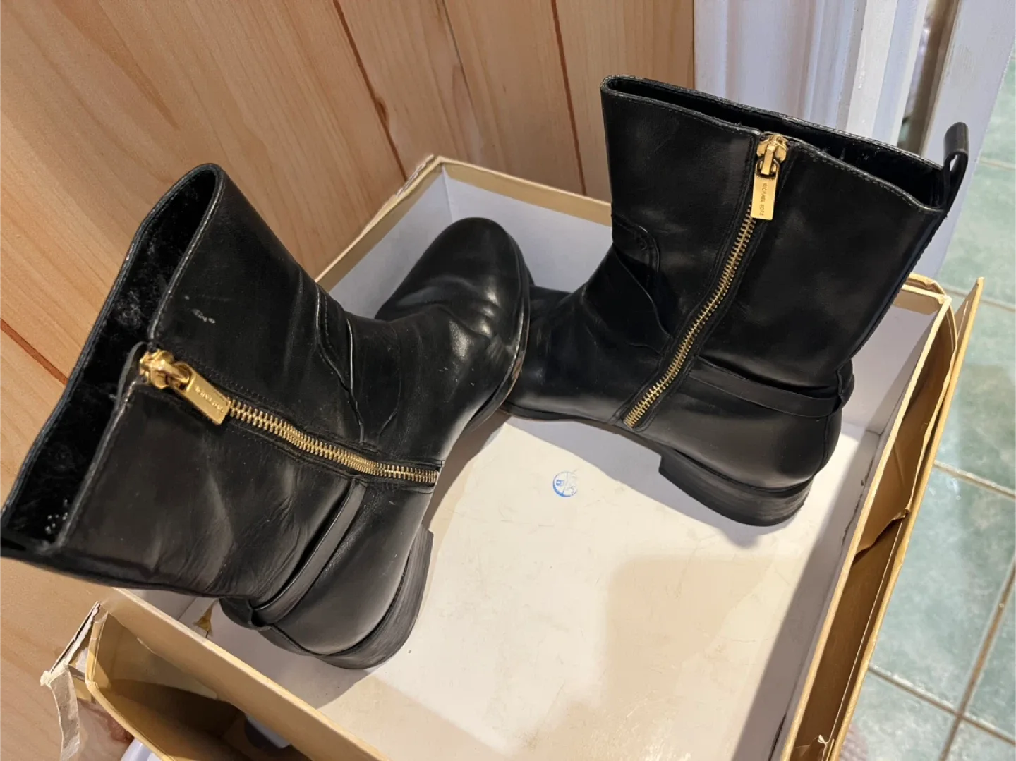 Michael Kors Black Leather Ankle Boots image indicator(3)