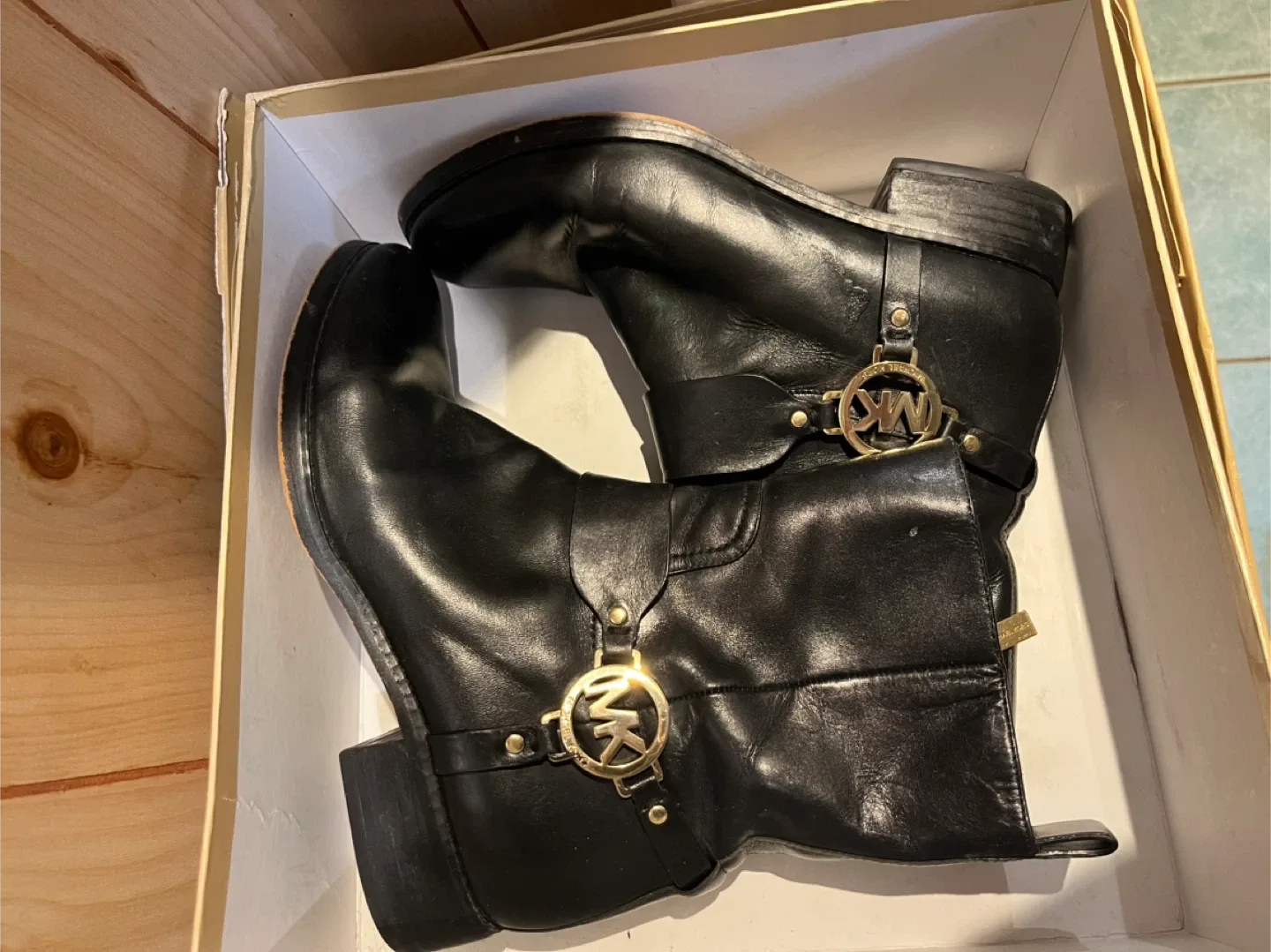 Michael Kors Black Leather Ankle Boots image indicator(2)