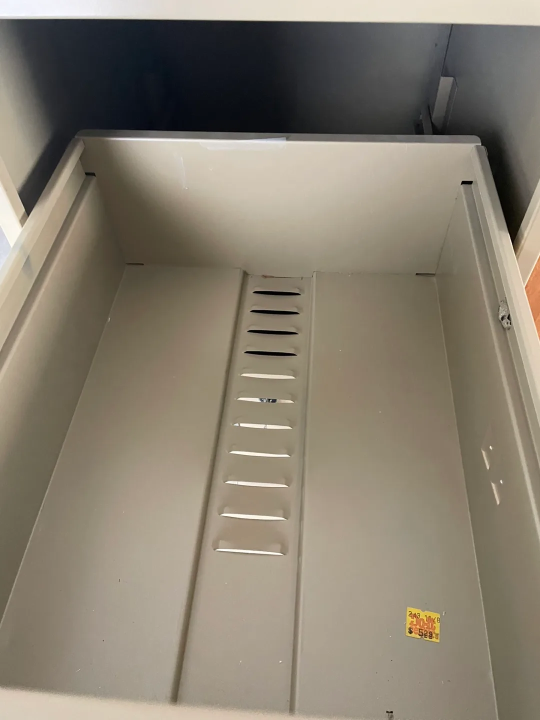 Beige 4-Drawer Steel Filing Cabinet image indicator(2)