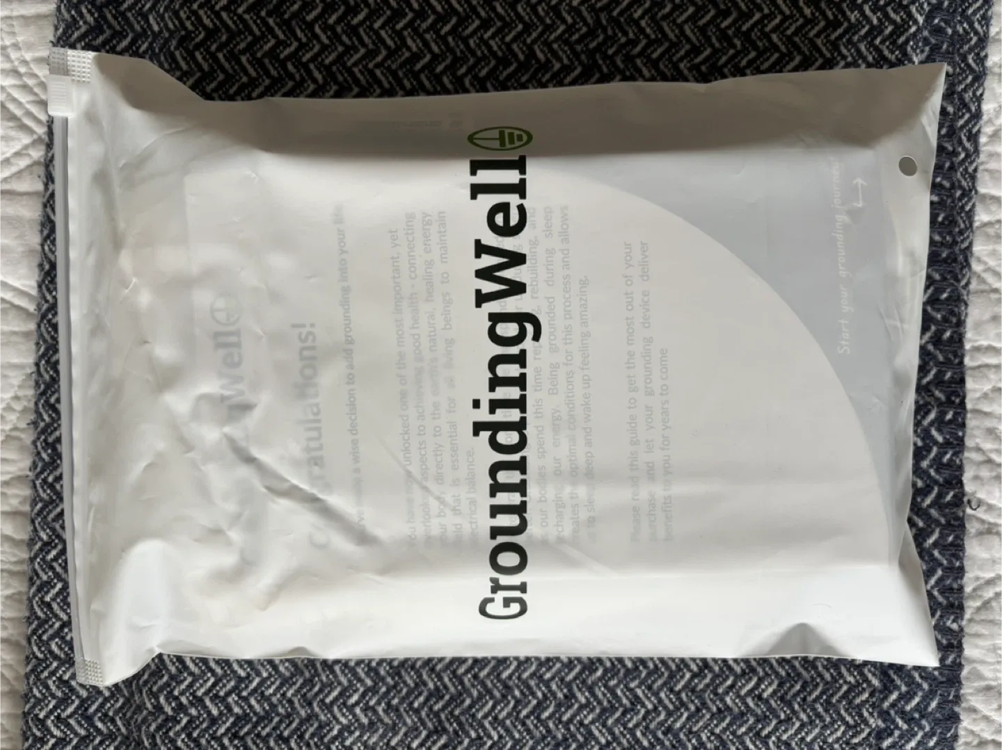 GroundingWell Grounding Sleep Mat image indicator(2)