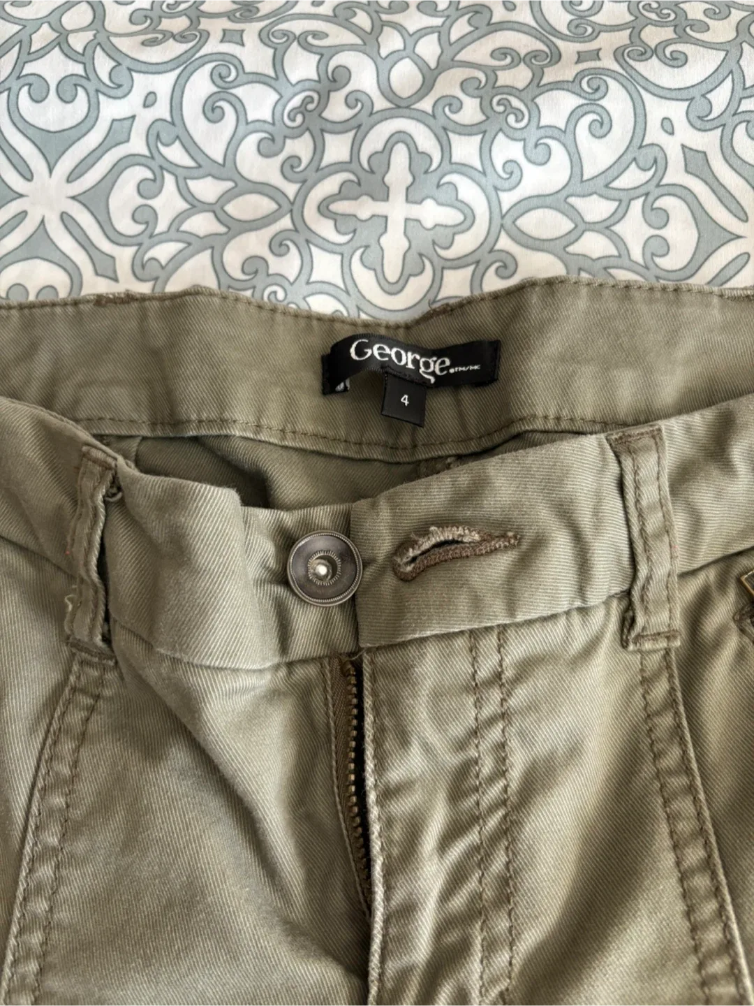George Olive Green Pants - Size 4 image indicator(2)