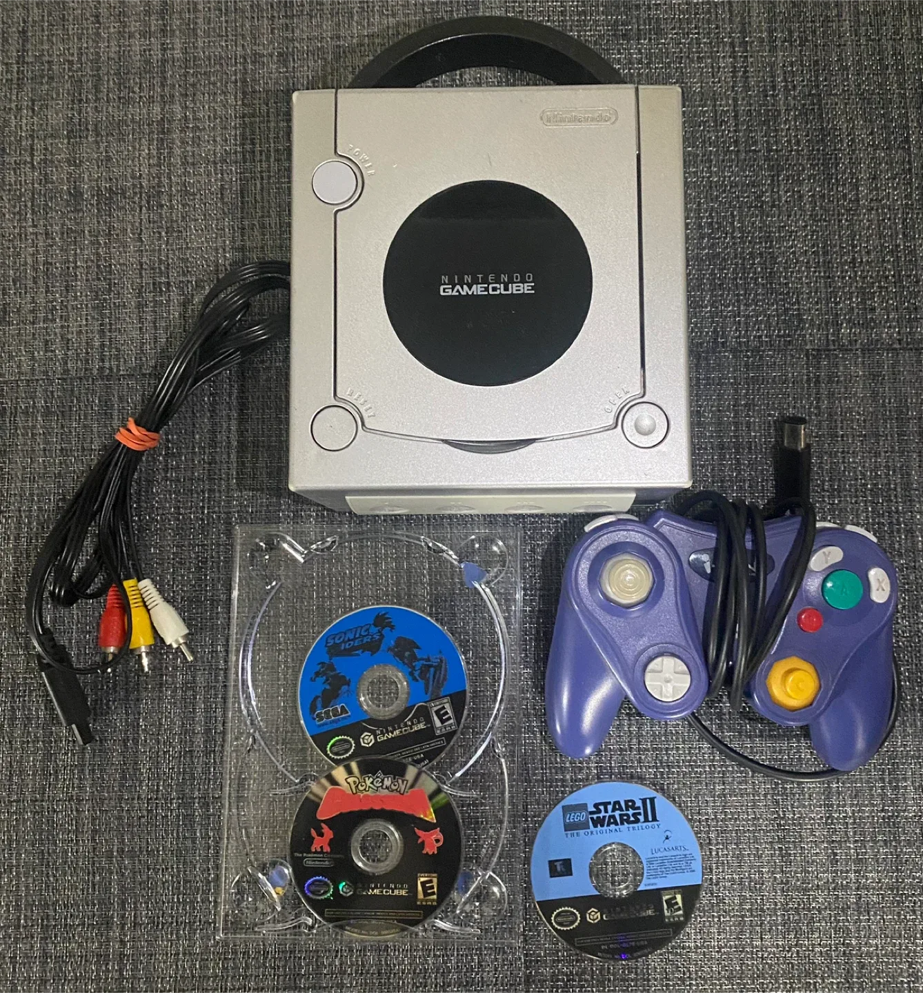 Nintendo GameCube with Pokemon Colosseum + More image indicator(2)