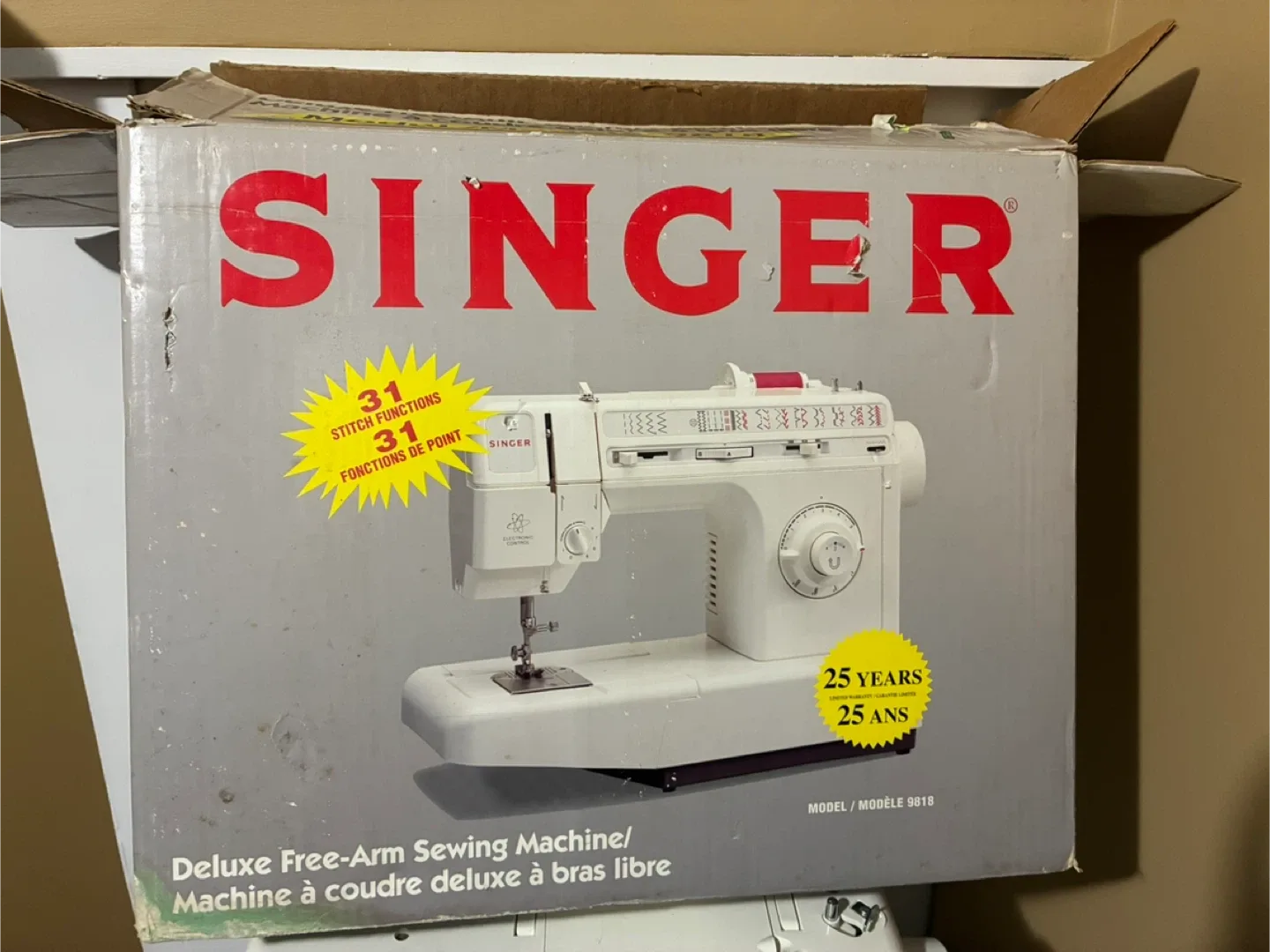 Singer Deluxe Free-Arm Sewing Machine 9818 image indicator(2)