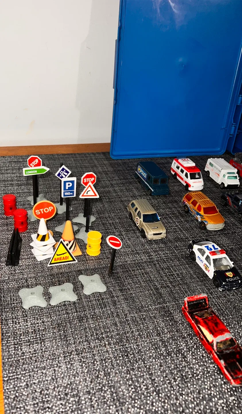 Hot Wheels Car Collection with Case image indicator(3)
