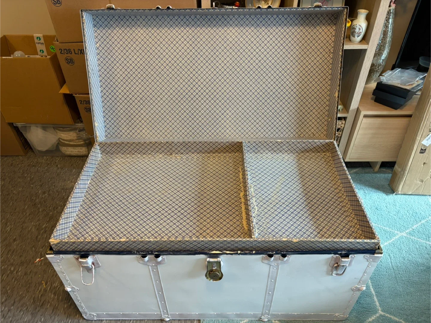 Vintage Steamer Trunk image indicator(2)