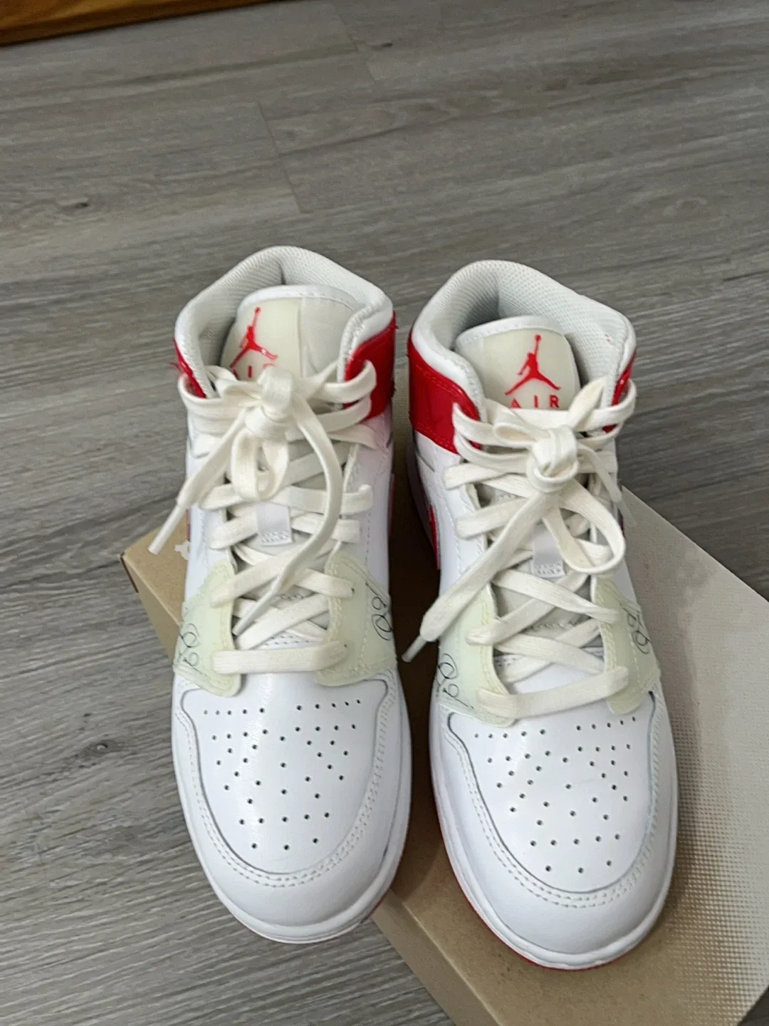 Air Jordan 1 High Chicago 1985 image indicator(5)