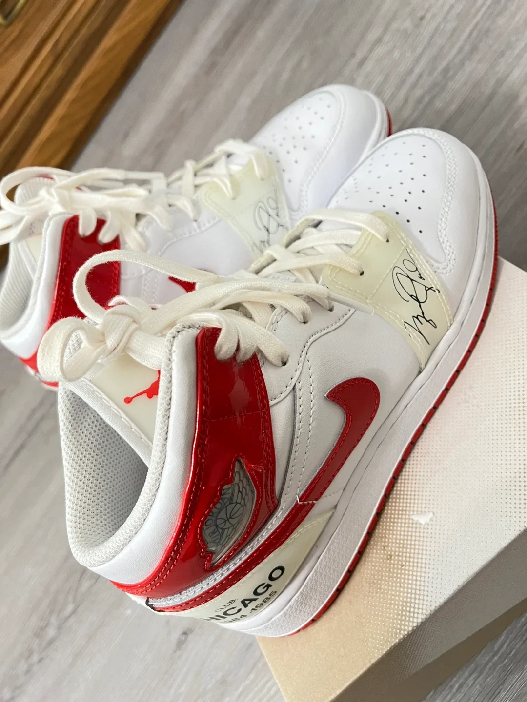 Air Jordan 1 High Chicago 1985 image indicator(3)