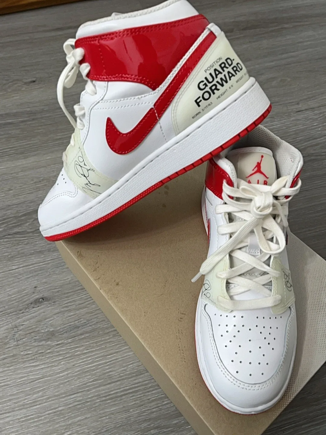 Air Jordan 1 High Chicago 1985 image indicator(2)