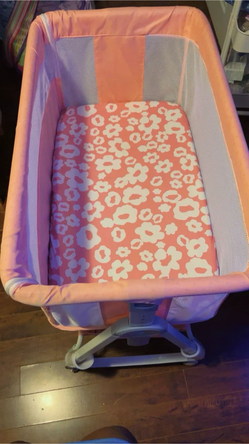 Baby Bassinet - Gently Used image indicator(2)