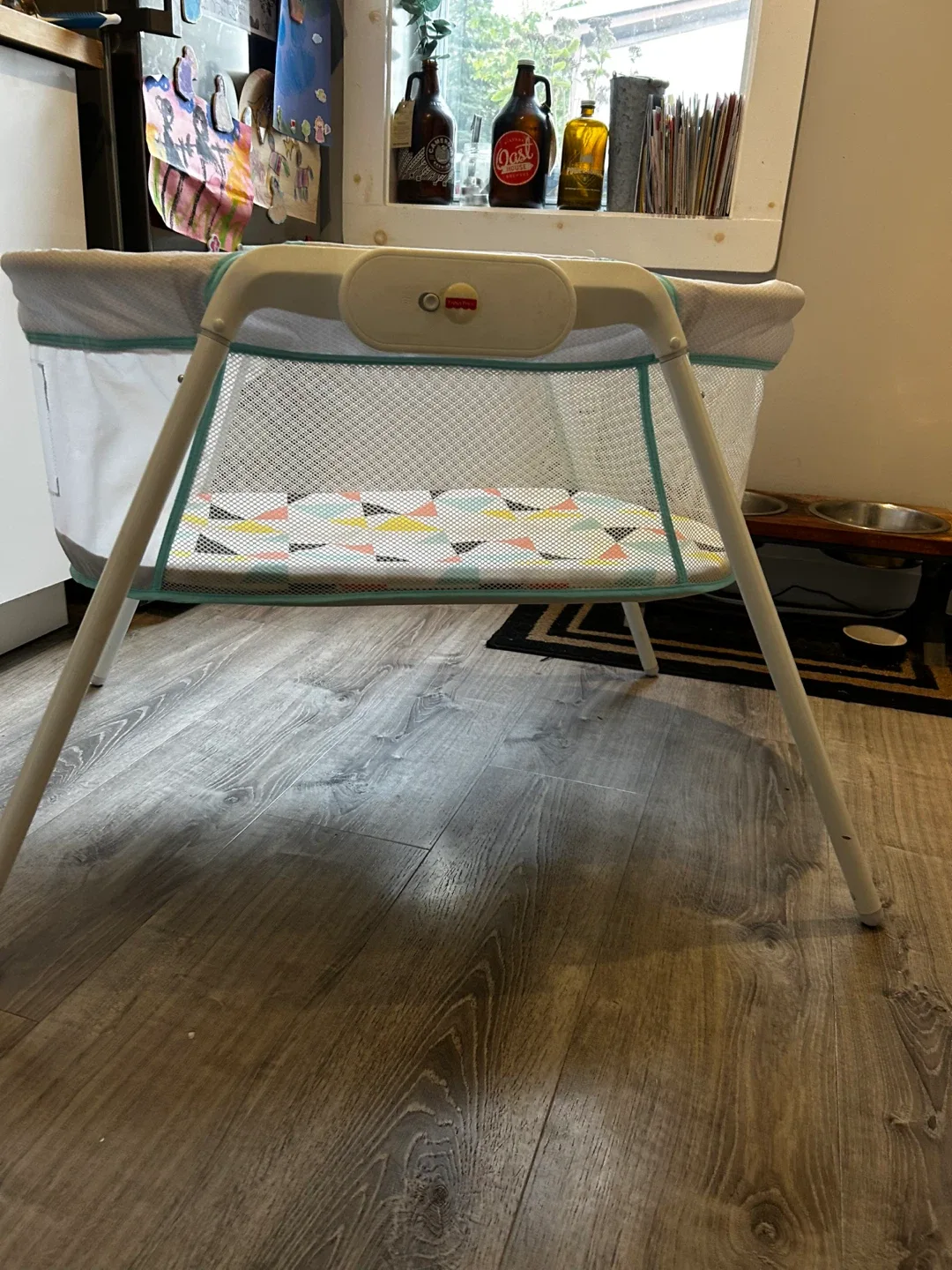 Fisher-Price Stow’n Go Bassinet image indicator(2)