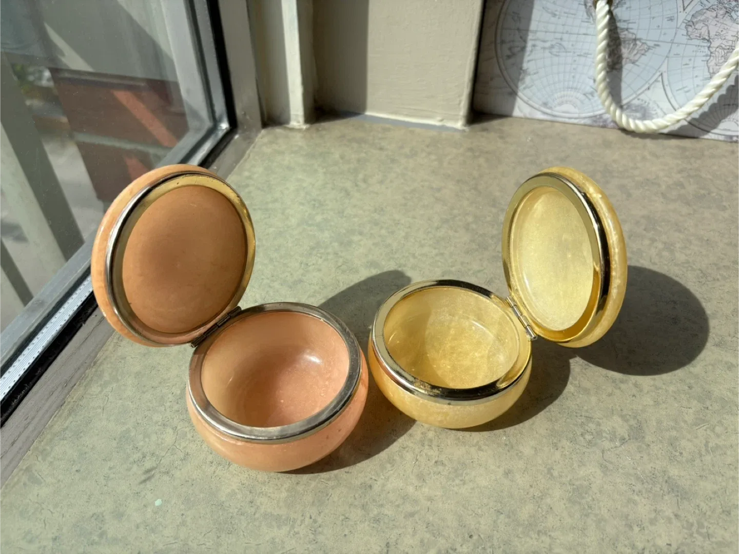 2 Vintage Genuine Alabaster Trinket Boxes image indicator(2)