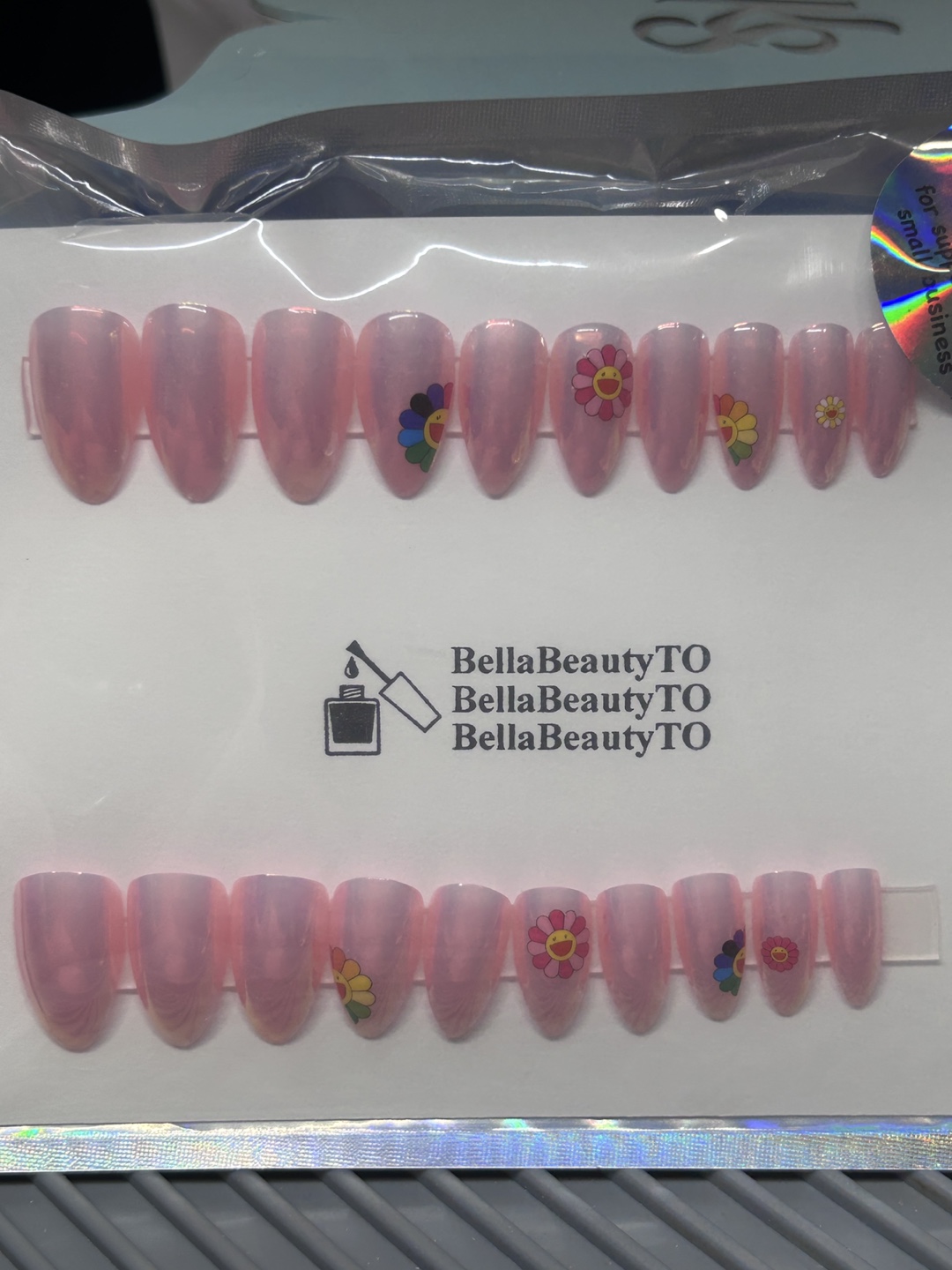 Press-On Nails with Flower Design