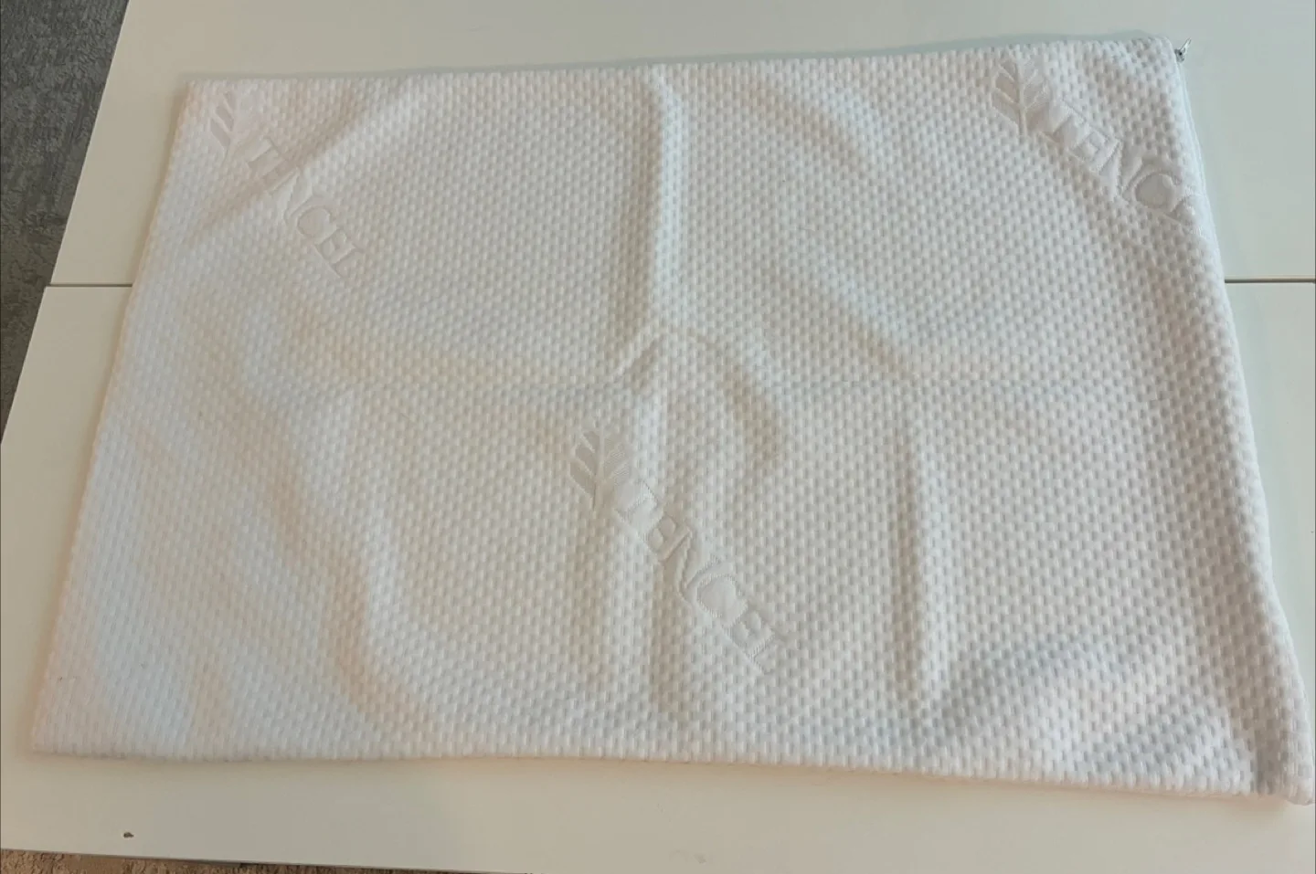 NEW Extra-large pillow protector thumbnail