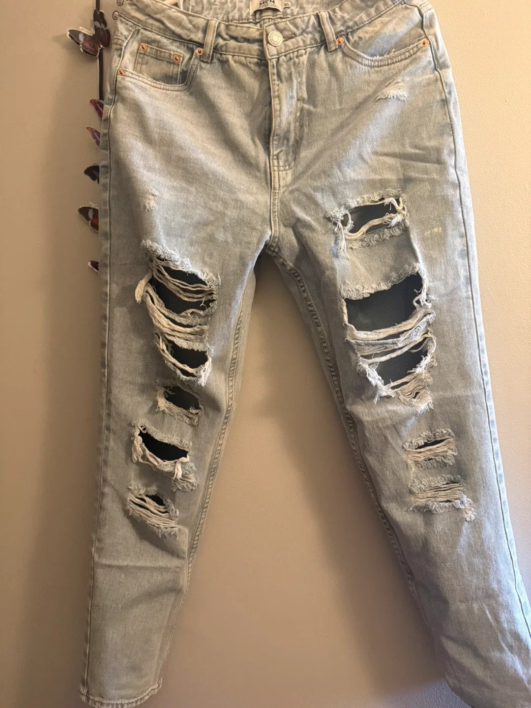 Mom Fit Ripped Jeans - Size 05