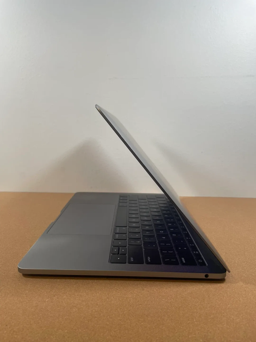 13” MacBook Pro 2017 with Normal Condition Battery image indicator(3)