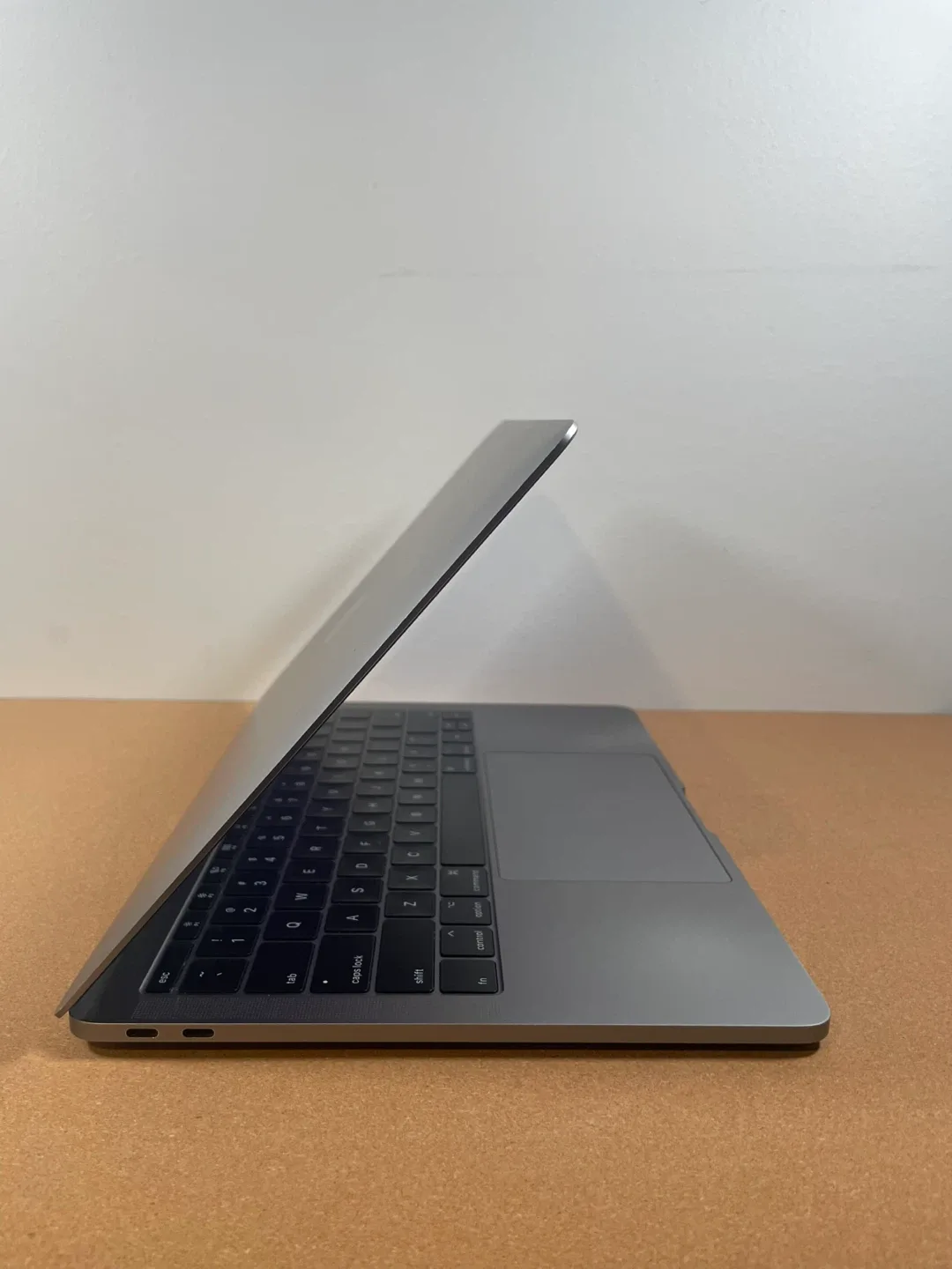 13” MacBook Pro 2017 with Normal Condition Battery image indicator(4)