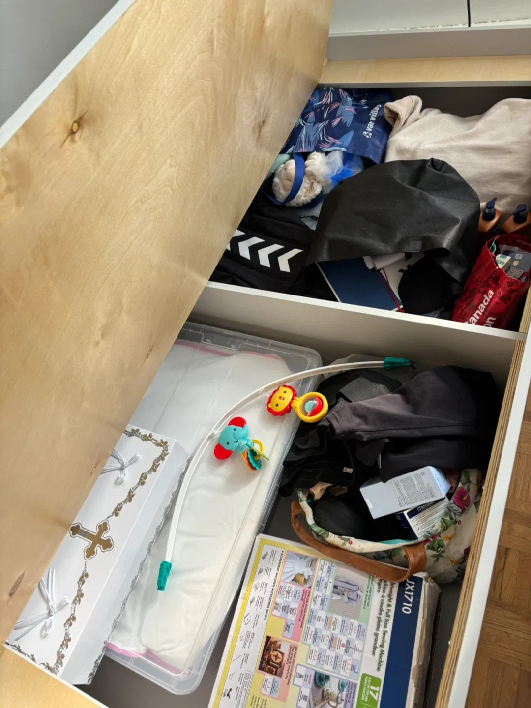 Bed frame with storage image indicator(2)