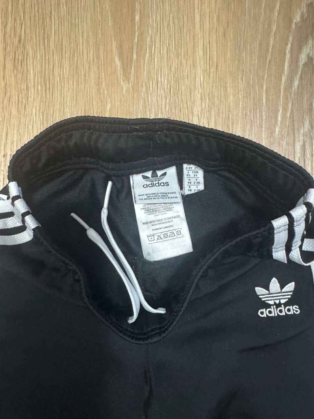 Adidas Toddler Black and White Two Piece Tracksuit Size 3T - photo 5