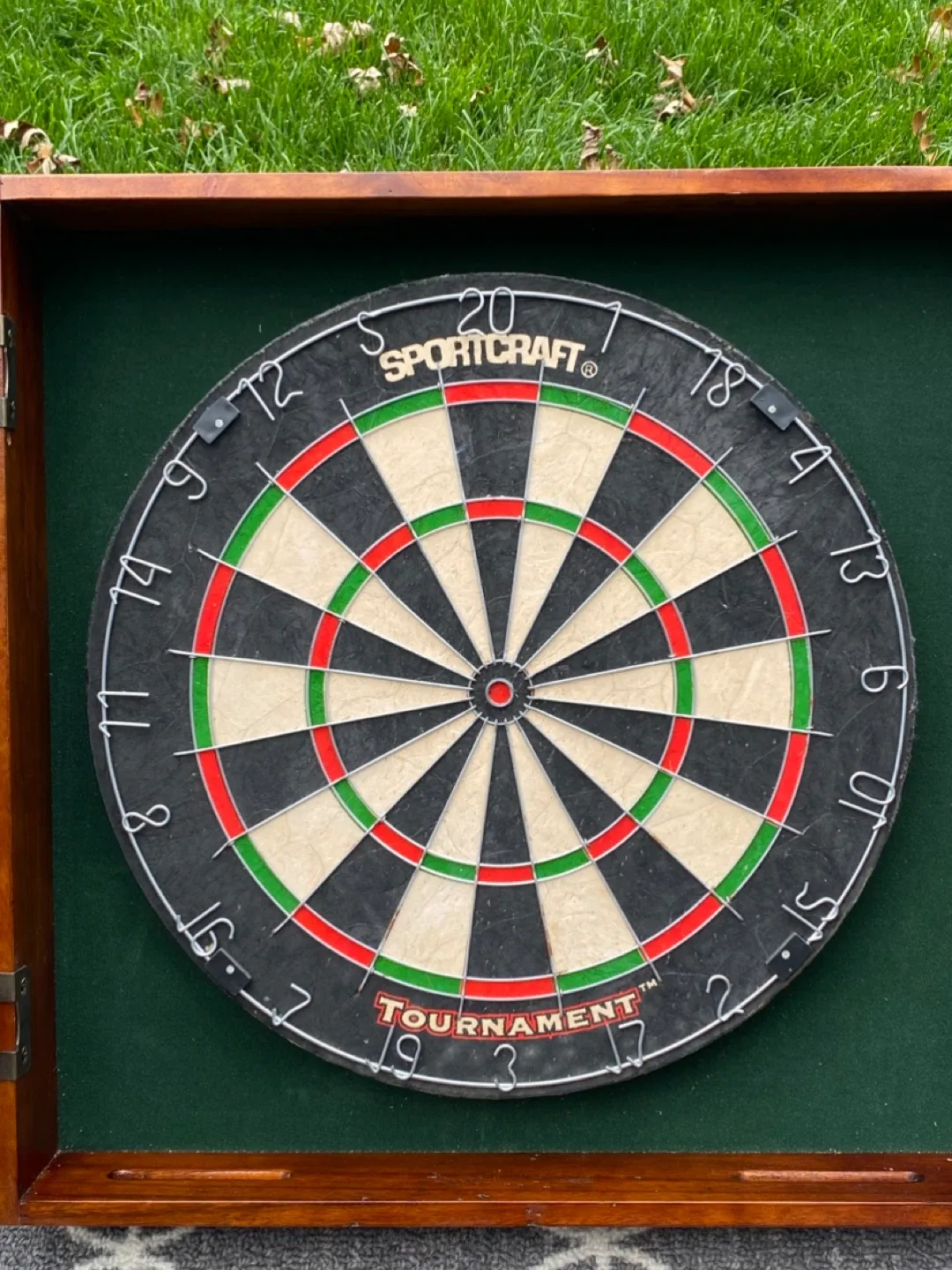 Sportcraft  tournament dartboard and cabinet! image indicator(6)